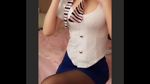 白虎巨乳嫩妹空姐制服黑丝淫语自慰